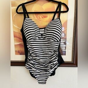 Jaclyn Smith Black and White Swimsuit